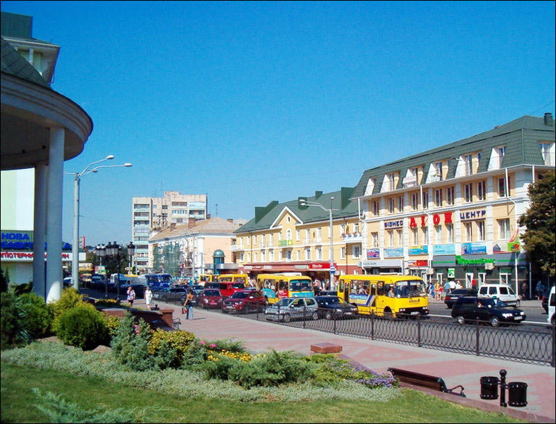 Центральна вулиця Рівного